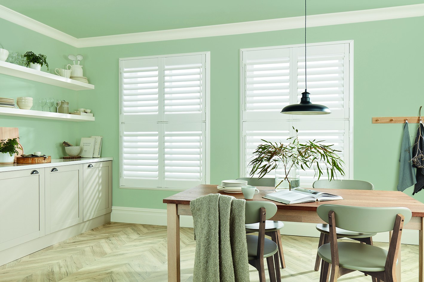 Choose from a stunning range of Full Height, Tier-on-Tier and Café Style
dressings to make that all important impact within the home.
